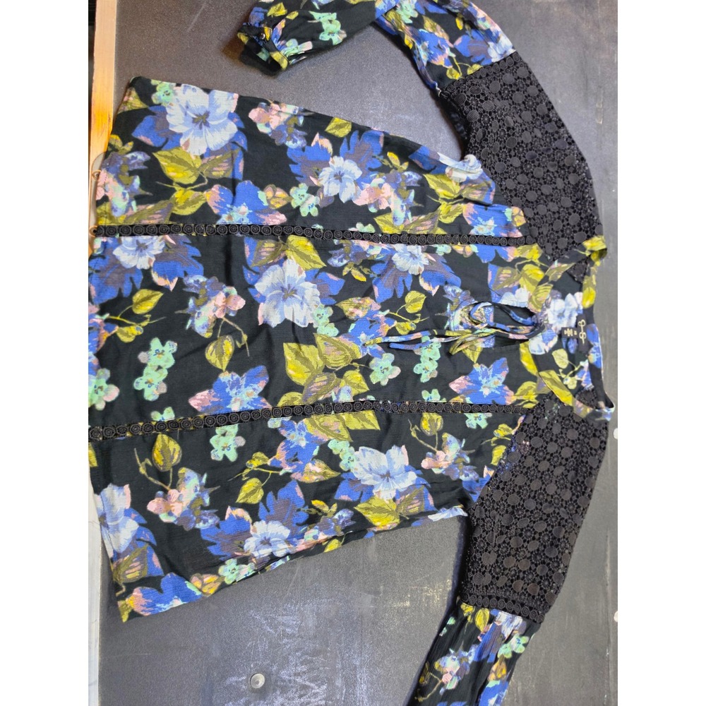 Jessica Simpson Floral Lace Sleeve Blouse Black Blue Cottage Romantic XS JS1850